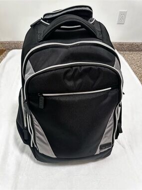 🚗 Eco Style Tech Executive Rolling Backpack